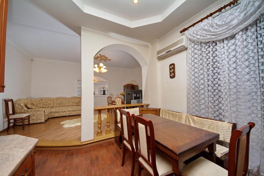 Apartments On Besarabka Kiev Exterior foto